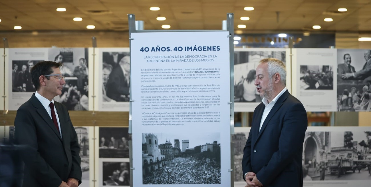 ADEPA junto Aeropuertos Argentina inauguró una muestra conmemorando los 40 años de democracia