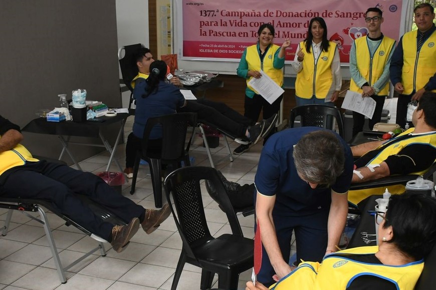 “Entre el 40 y el 50% de la población que tenemos internada es del norte de la provincia y esto es una forma de ayudar a esta gente que viene desde fuera de la ciudad y que no tienen familiares para ayudar con donantes”, explicó  Silvia Mill, coordinadora del servicio de Medicina Transfucional del Cullen. Foto: Flavio Raina