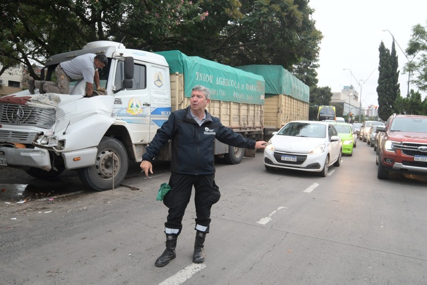 El choque generó problemas en el tránsito. Crédito: Manuel Fabatía