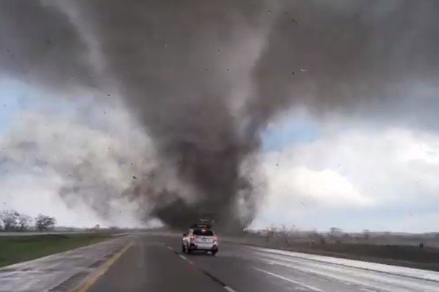 Video: tornados azotan partes de Nebraska y Texas y se intensifican las tormentas en Estados Unidos
