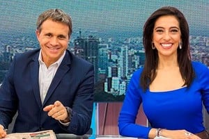 La periodista Vázquez leía las noticias más importantes de la mañana cuando frenó por un inesperado texto.