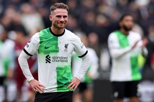 Alexis Mac Allister no ocultó la bronca por el partido que dejó pasar su equipo.
Foto: REUTERS/David Klein