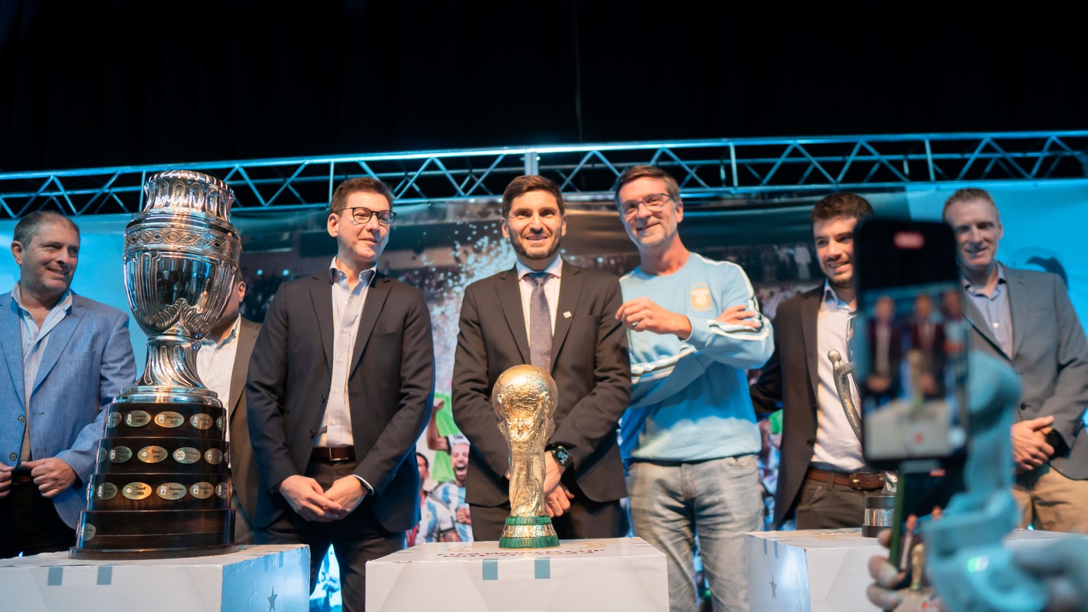 Autoridades que estuvieron presente en Venado Tuerto en el marco de los 140 años de su fundación.