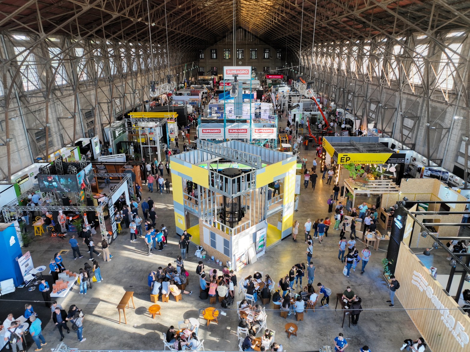 Expocon 2024 con más de 300 marcas reunidas en Santa Fe. La exposición federal de construcción regresó este año a la capital provincial acompañada por 126 expositores. La edición 27 fue un éxito durante los cuatro días en la estación Belgrano.