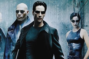 Morfeo, Neo y Trinity, los principales protagonistas de "Matrix", saga fílmica de ciencia ficción iniciada en 1999.