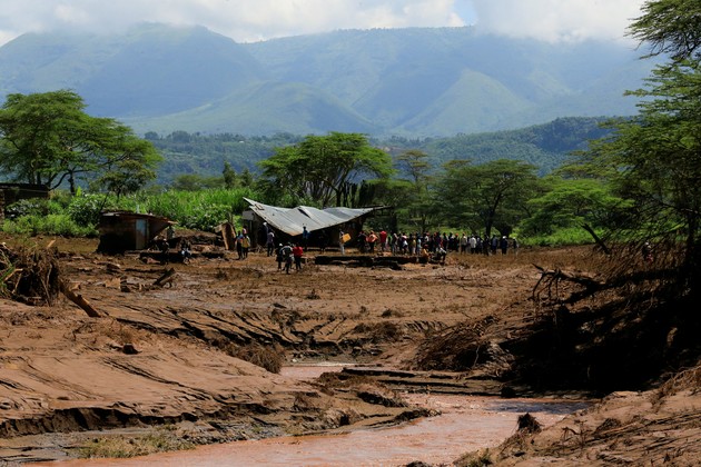 En imágenes: colapso una represa en Kenia y murieron al menos 42 personas