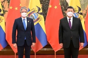 Guillermo Lasso, ex presidente de Ecuador, junto a Xi Jinping, presidente de la República Popular de China.