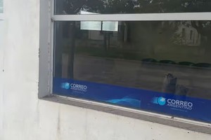 La pequeña localidad ubicada en el departamento General López pierde prestaciones básicas de relevancia, como ser el cobro de los haberes de los jubilados, ya que el distrito no cuenta con banco ni cajero.