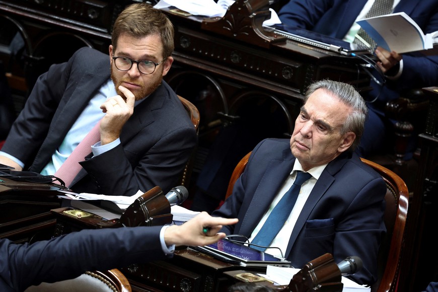 Lawmakers Nicolas Massot and Miguel Angel Pichetto attend a debate on Argentina's President Javier Milei's reform bill, known as the "omnibus bill", at the National Congress, in Buenos Aires, Argentina, April 30, 2024. REUTERS/Agustin Marcarian