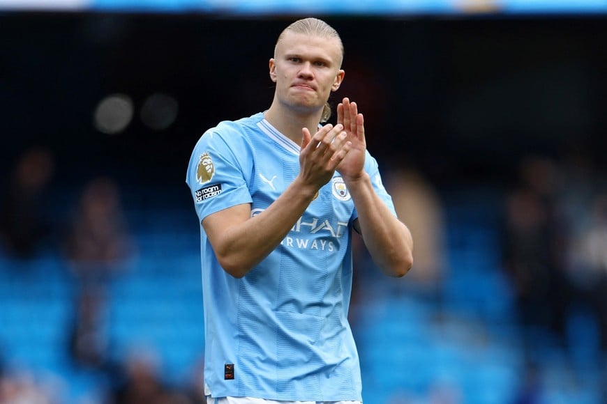 Soccer Football - Premier League - Manchester City v Luton Town - Etihad Stadium, Manchester, Britain - April 13, 2024
Manchester City's Erling Braut Haaland celebrates after the match REUTERS/Molly Darlington NO USE WITH UNAUTHORIZED AUDIO, VIDEO, DATA, FIXTURE LISTS, CLUB/LEAGUE LOGOS OR 'LIVE' SERVICES. ONLINE IN-MATCH USE LIMITED TO 45 IMAGES, NO VIDEO EMULATION. NO USE IN BETTING, GAMES OR SINGLE CLUB/LEAGUE/PLAYER PUBLICATIONS.