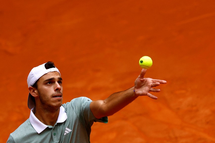 Tennis - Madrid Open - Park Manzanares, Madrid, Spain - April 30, 2024
Argentina's Francisco Cerundolo in action during his round of 16 match against Germany's Alexander Zverev REUTERS/Susana Vera