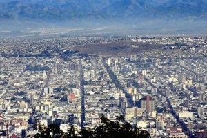 La noche de este lunes los habitantes de Salta fueron sacudidos por un fuerte sismo
