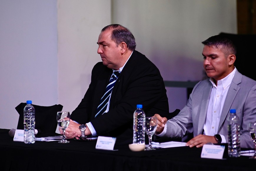 En Rosario. El intendente Poletti, en el Encuentro Federal de Ciudades Capitales y Alternas. “Es en esta transición donde la estamos pasando muy mal. De un día para el otro se cortó el Fondo Compensador para el transporte”, declaró.