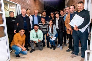 Bonfatti y Galassi junto a los vecinos.