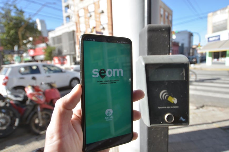 Primero se dio marcha atrás con el Programa de Estacionamiento Social Asistido. Ahora, con la extensión del perímetro del SEOM.