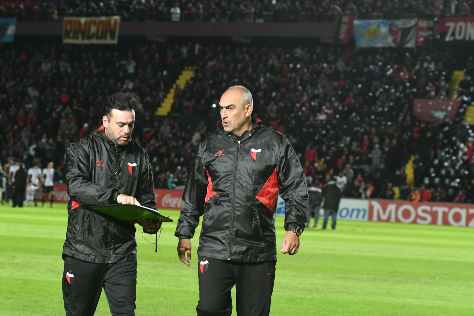 El DT Iván Delfino cosechó otro triunfo de local y desatacó el arco en cero.