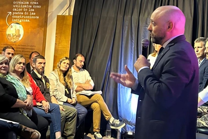 Los ministros de Desarrollo Productivo, Cultura y Ambiente, junto con otros funcionarios y representantes locales, oficializaron el plan de acción.