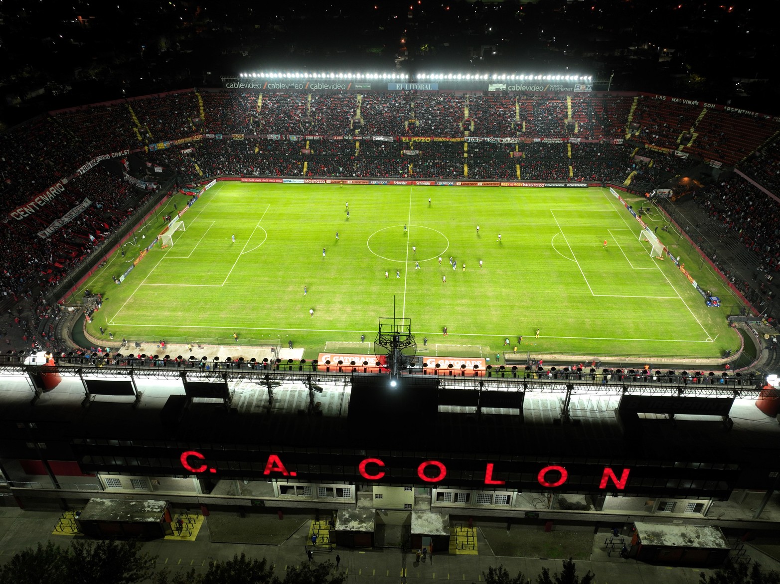 Desde arriba así luce el Estadio Brigadier López de barrio Centenario.