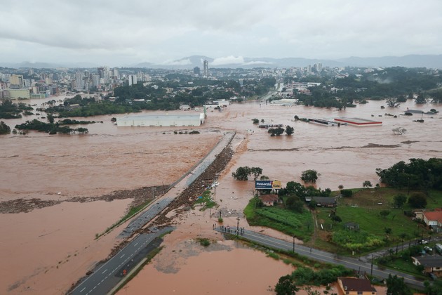Inundaciones en Brasil: confirmaron 40 muertos y emitieron una alerta roja por fuertes lluvias