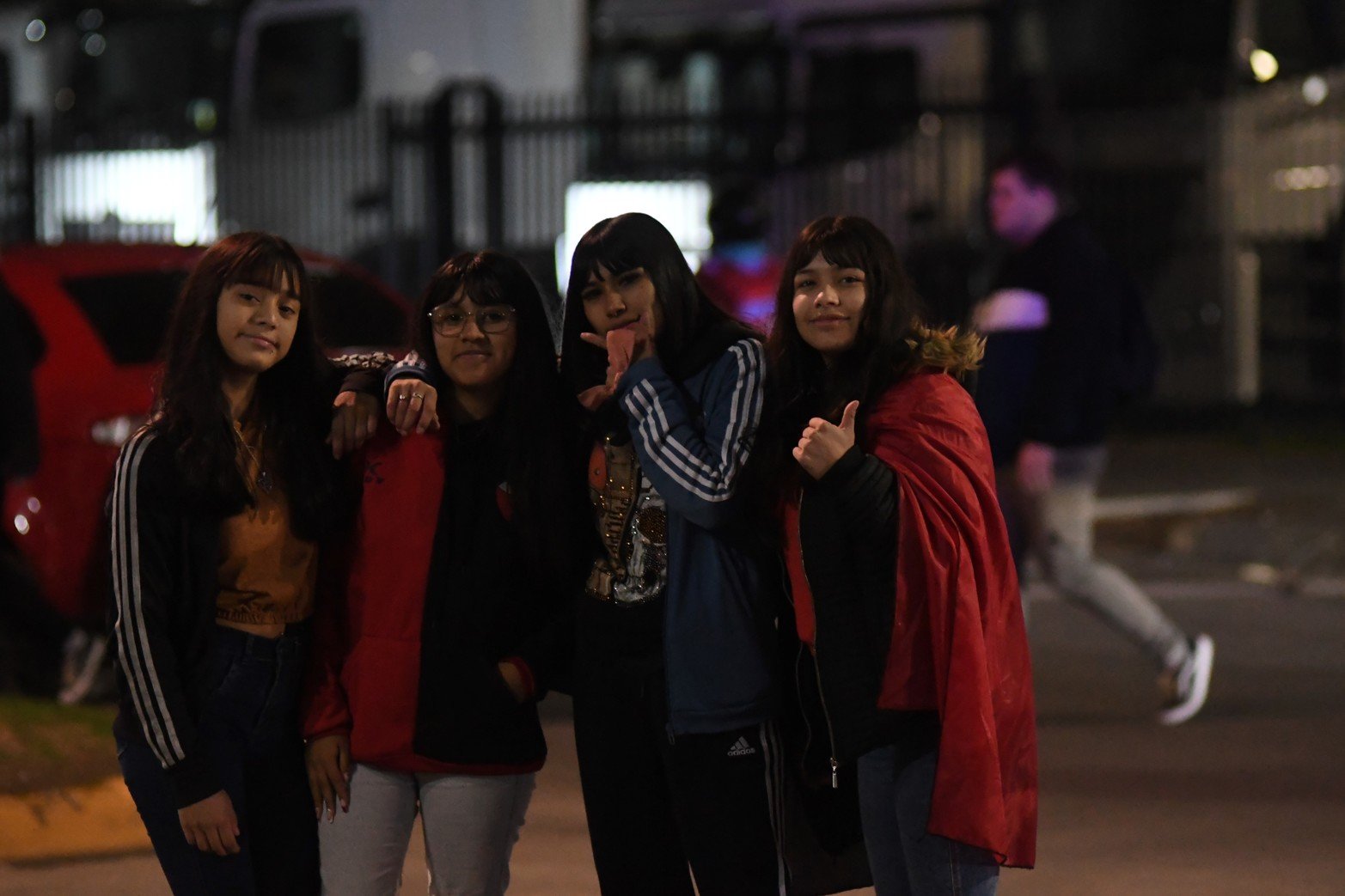 El club Colón festeja sus 119 años con una caravana hacia el Estadio Brigadier López