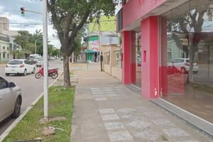 Comercio cerrado en el centro histórico de Reconquista.