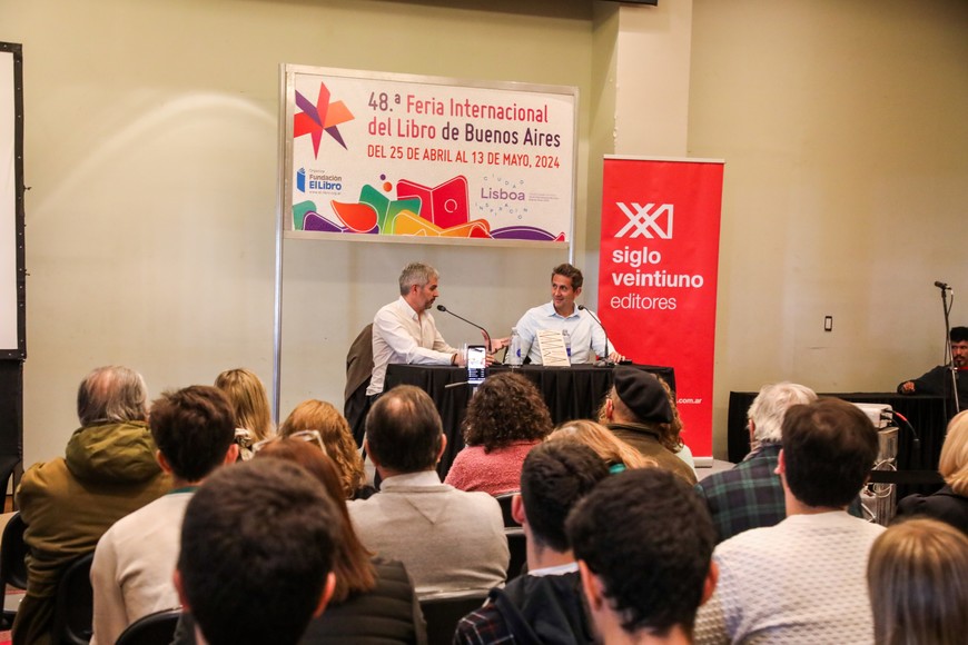 Peña presentó su libro en la Feria del Libro de la ciudad de Buenos Aires.