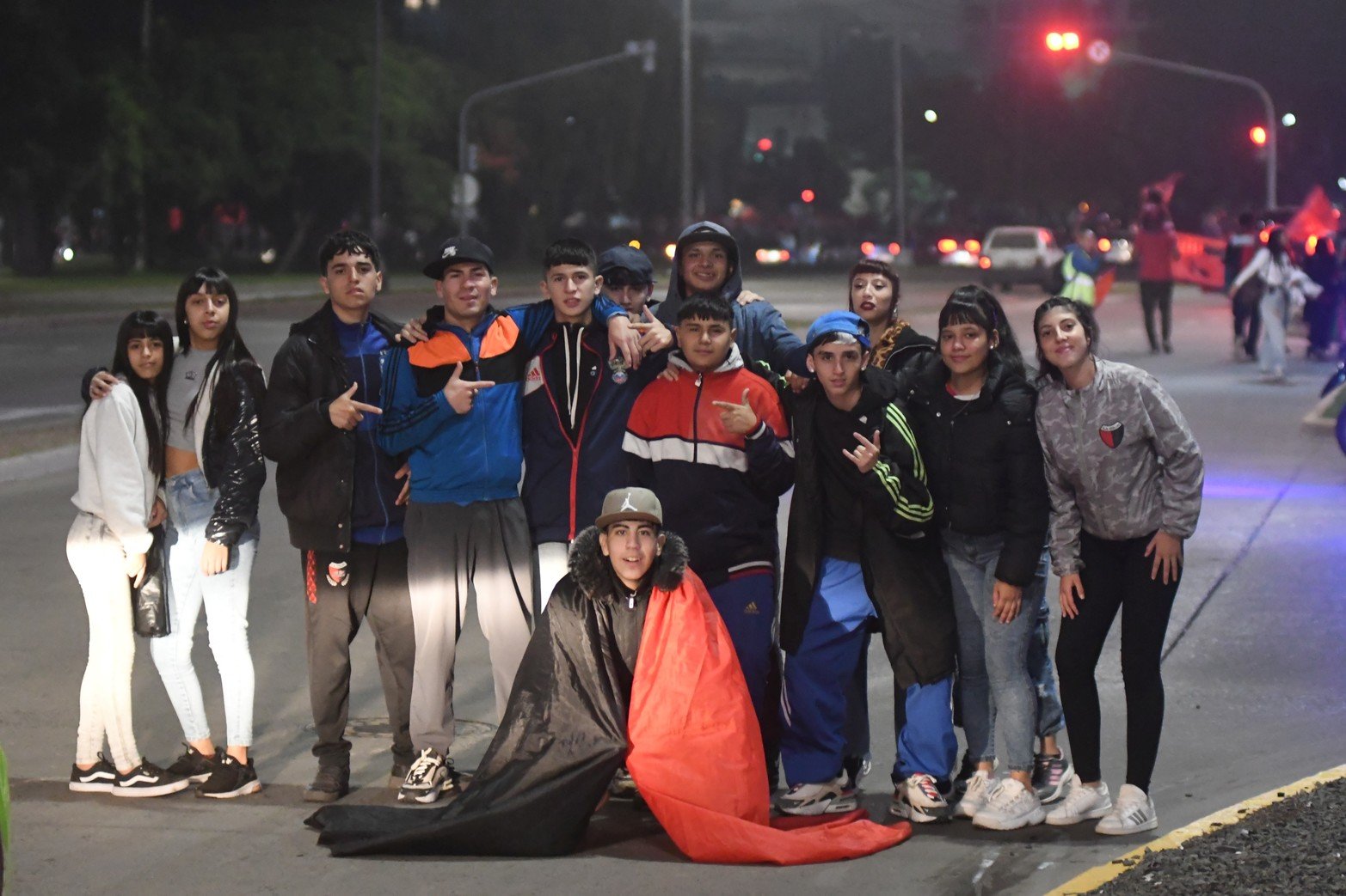 El club Colón festeja sus 119 años con una caravana hacia el Estadio Brigadier López
