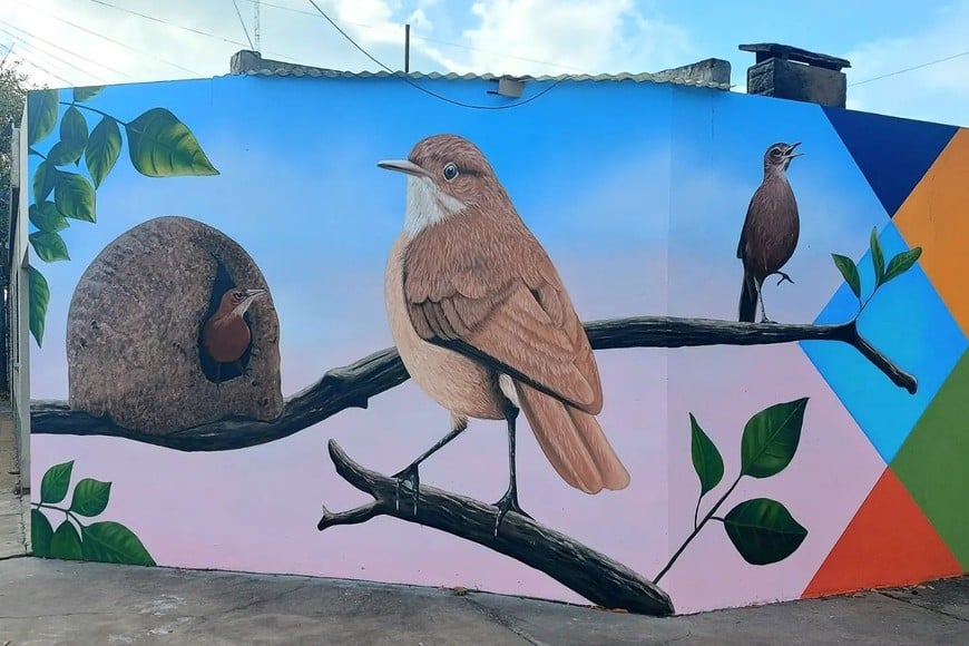La intervención fue realizada con una amplia paleta de colores.