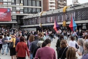 "Hoy, sin dudas, es la Feria del interior de la Argentina. Es una feria que, por su alcance, por su masividad, por su presencia, marca la idea de que esto sucede con fuerza en el interior del país", indicó Javkin.