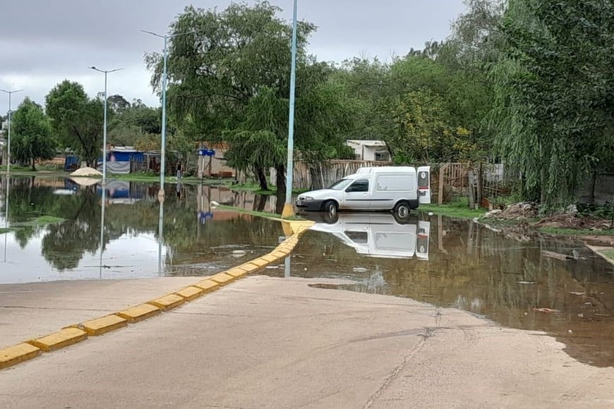 En Avenida Maipú (Concordia, Entre Ríos) el río Uruguay se desbordó y ya hay evacuados. Foto: Belén Fedullo/Mirador Entre Ríos