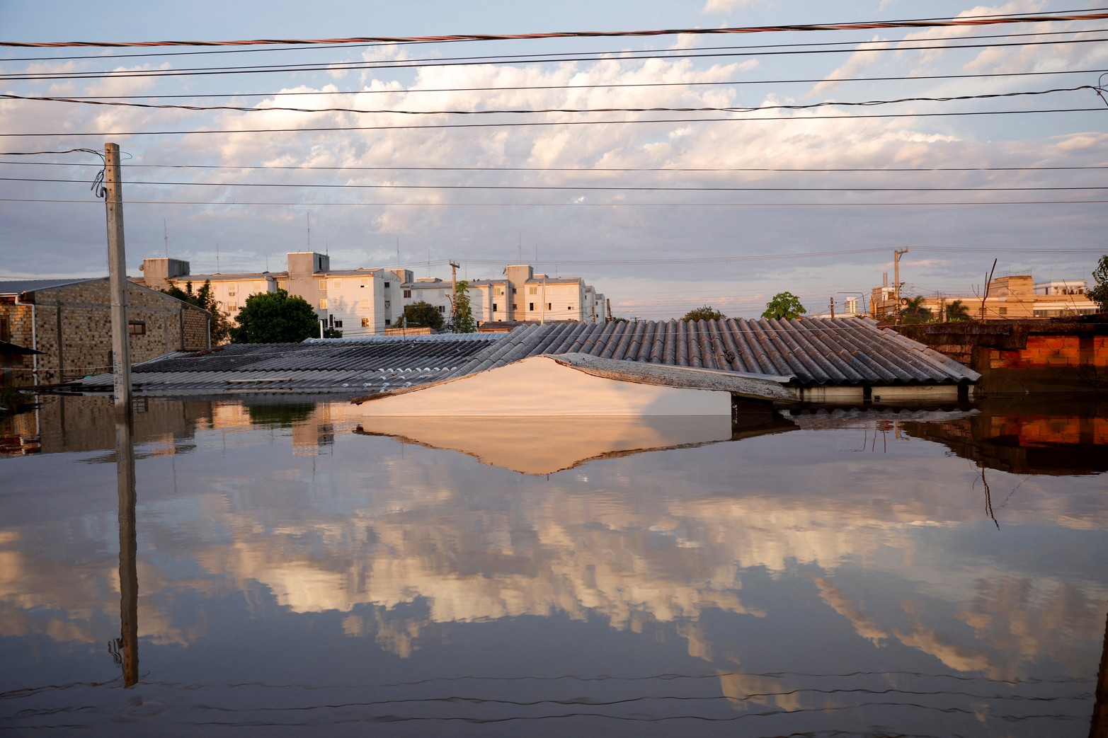 Una vista muestra un área afectada por inundaciones en Canoas, en el estado de Rio Grande do Sul, Brasil.