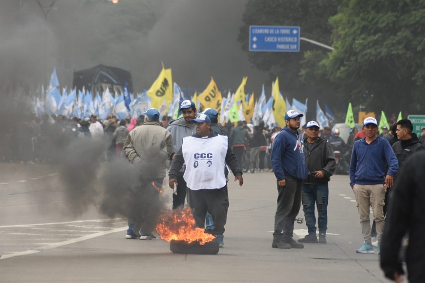 Corte y movilización en avenida 27 de Febrero. Crédito: Guillermo Di Salvatore