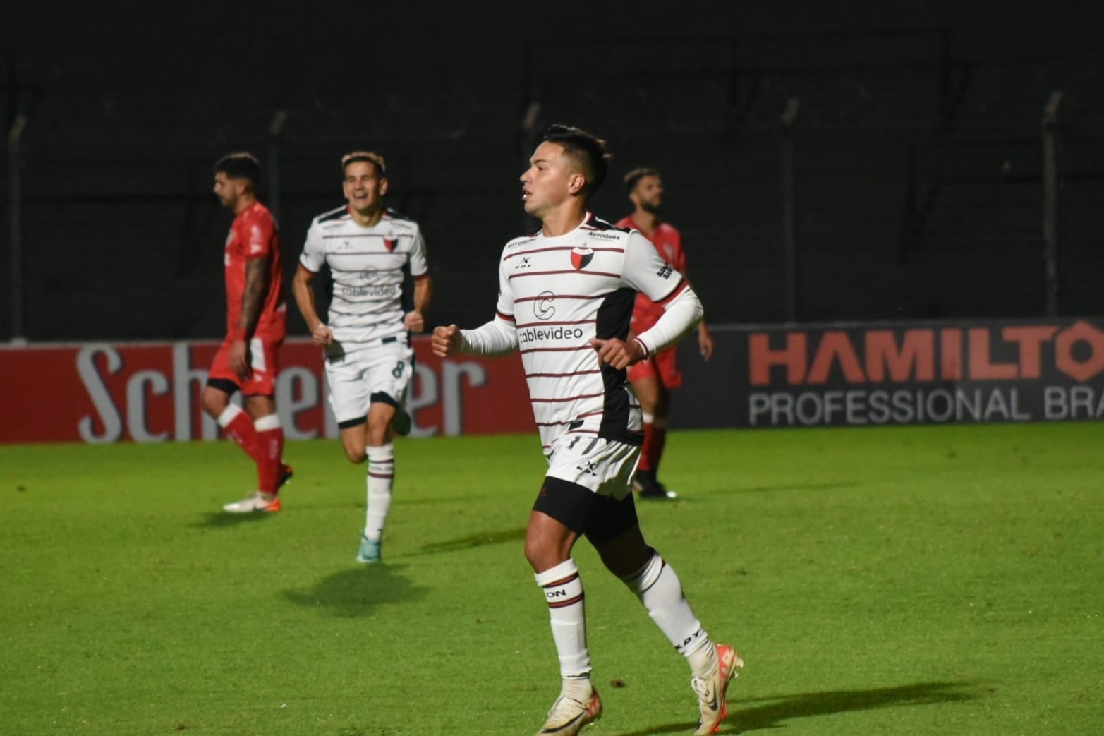 Colón gana en su primera presentación en la Copa Argentina, ante Los Andes