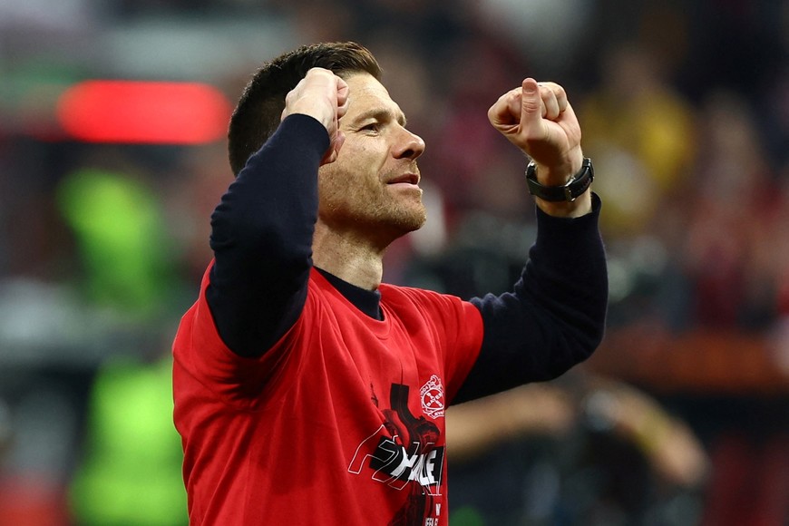 Soccer Football - Europa League - Semi Final - Second Leg - Bayer Leverkusen v AS Roma - BayArena, Leverkusen, Germany - May 9, 2024
Bayer Leverkusen coach Xabi Alonso celebrates after the match REUTERS/Kai Pfaffenbach