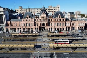 A drone view shows Plaza Constitucion train station, during a 24-hour general strike against Argentina's President Javier Milei government's adjustment policy, in Buenos Aires, Argentina May 9, 2024. REUTERS/Agustin Marcarian?