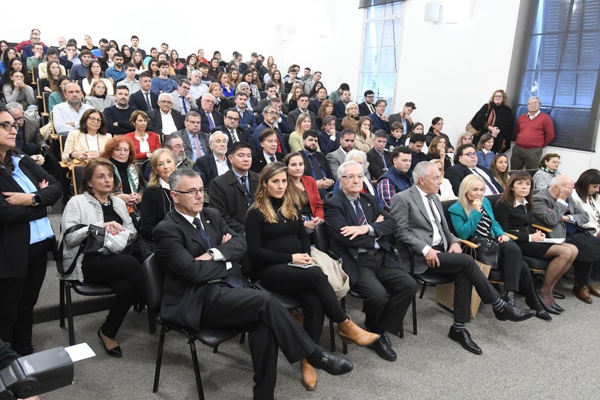Homenaje al profesor Dr. Julio de Olazábal en la Facultad de Ciencias Jurídicas y Sociales de la UNL.