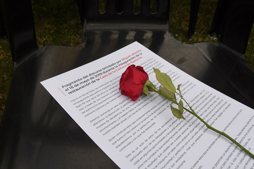 A los presentes se les entregó una rosa, el símbolo del Partido Socialista. Crédito: Guillermo Di Salvatore