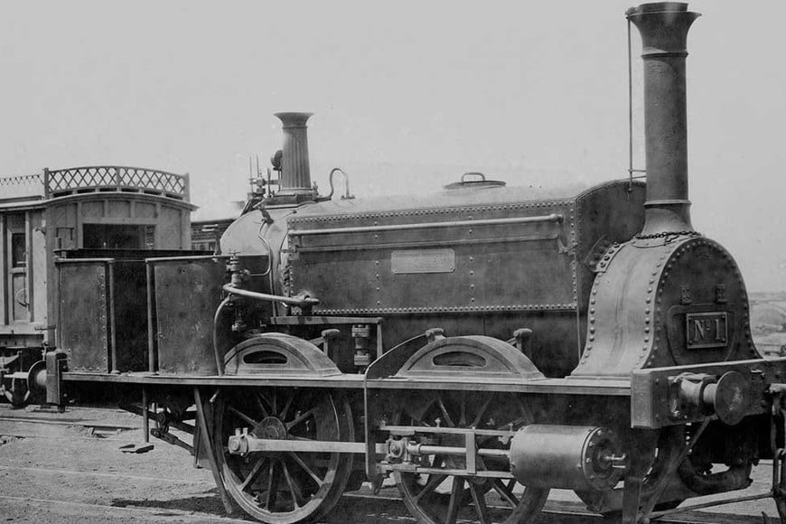 La porteña, primer locomotora en el país (1857).