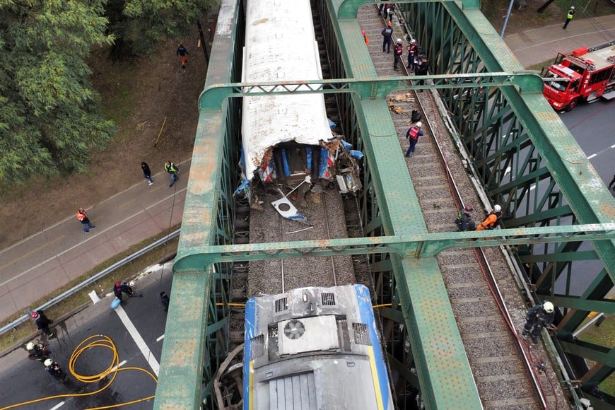 A drone view shows rescue team staff working on the site of a train collision in Buenos Aires, Argentina, May 10, 2024. REUTERS/Agustin Marcarian