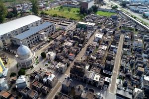 Repararan la parte más afectada del Cementerio. Municipal Créditos: Fernando Nicola