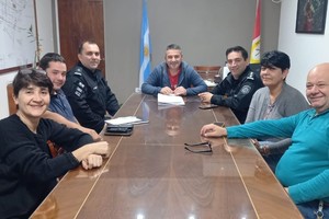 La Junta de Protección Civil, estará integrada por el Jefe de Zona Pablo Límido, el Jefe de la Comisaría Sebastián Pereyra Márquez, el Jefe de Bomberos Voluntarios Javier Baier, el Director del SAMCo Jorge Eichner. También personal de la Ambulancia Comunal representado por Liliana Castillo y Carla Suárez, y Vanesa Ruiz del Área de Cultura y Deportes.