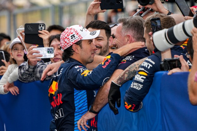 Checo Pérez ante ocho carreras para "convencer" y renovar con Red Bull