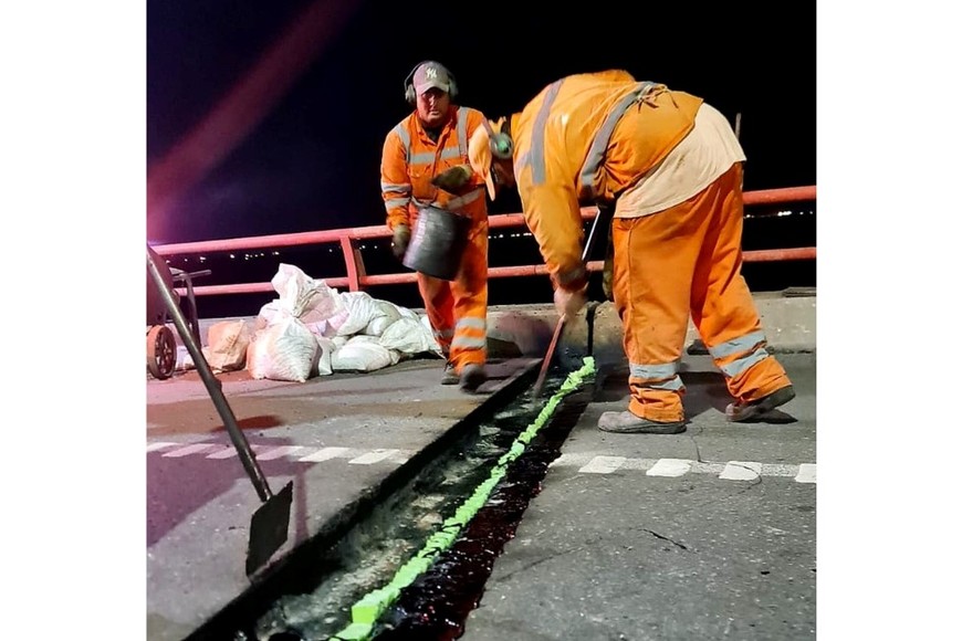 Parte de los trabajos de este sábado sobre el puente.
