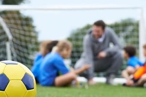 Un entrenador de fútbol o director técnico es la persona encargada de la dirección, instrucción y entrenamiento de jugadores de fútbol. 