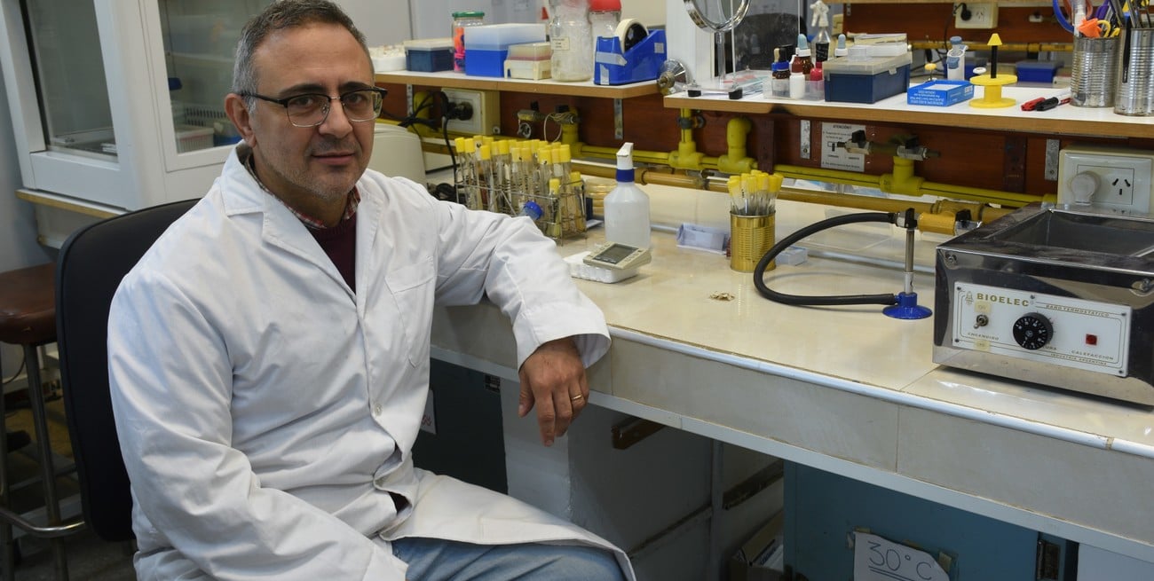 El investigador de la UNL-Conicet aportará al avance en la lucha contra las enfermedades fúngicas invasivas y la resistencia a los antifúngicos. Crédito: Luis Cetraro