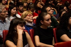 Este evento marca el inicio del esperado "Circuito de Espectadores", una iniciativa destinada a fomentar la circulación de públicos por las diferentes salas de la ciudad y sus alrededores. Foto: Gentileza Escuela de Espectadores