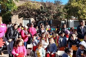 La comunidad barranqueña se hizo presente para honrar el nombre del jardín. Crédito: Gustavo Arnese