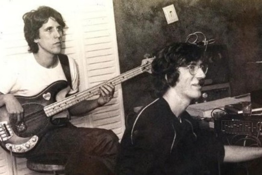 "Cachorro" López, junto al mítico Charly García, en una imagen de archivo. Foto: @cachorrolopezok