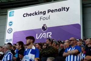Los clubes de la Premier League votarán una posible eliminación del VAR en la competencia: los motivos