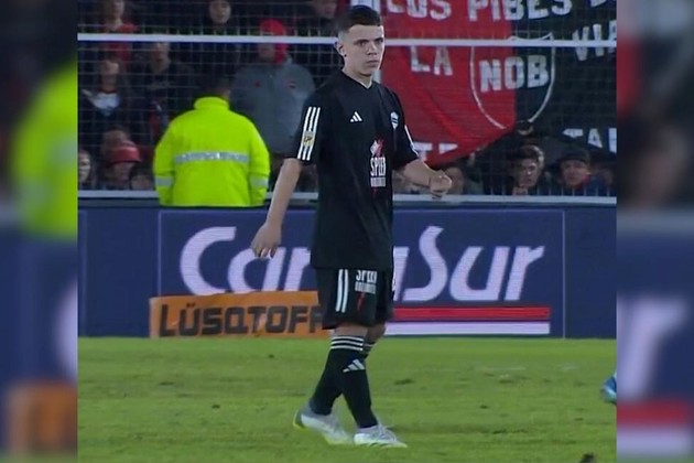 Mateo Apolonio se convirtió en el jugador más joven en debutar en la historia del fútbol argentino